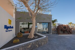 Front of property - R2 Higos Beach Apartments (Pajara)