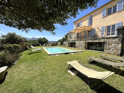 Character villa with pool and mountain view