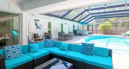 PRIVATE ESTATE BY BEACH 5BR 3BA 2 king masters, heated pooL, hottub, by beach.