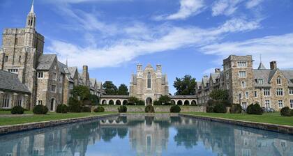 NEW w/ King Bed Near Tennis Center & Berry College