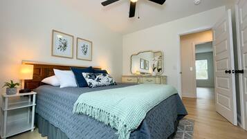 2 soverom, strykejern/-brett, wi-fi (inkludert) og sengetøy