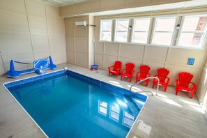 屋内プール、温水プール