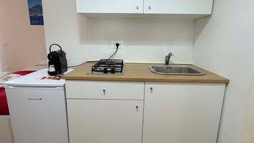 Chambre Quadruple Deluxe | Cuisine privée | Grand réfrigérateur