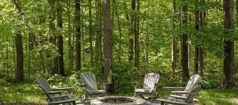 Chic Cabin with Hot Tub and Fire Pit