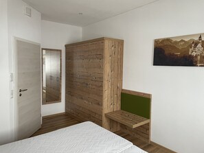 2 soveværelser, sengetøj