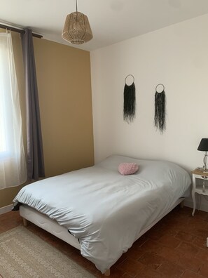 3 bedrooms, WiFi, bed sheets