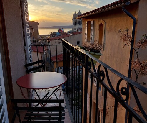 Appartement avec vue sur la mer au cœur du Panier