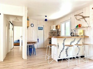 Fridge, oven, coffee/tea maker - Bright and well decorated nest in La Rochelle (La Rochelle)