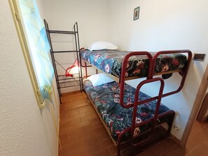 2 bedrooms, iron/ironing board