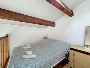 2 soverom og strykejern/-brett