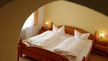 Double Room | Individually decorated, individually furnished, desk, free WiFi