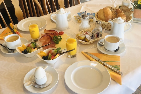 Petit déjeuner préparé à la commande compris tous les jours