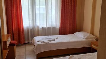 Standard Room | Soundproofing, free WiFi, bed sheets