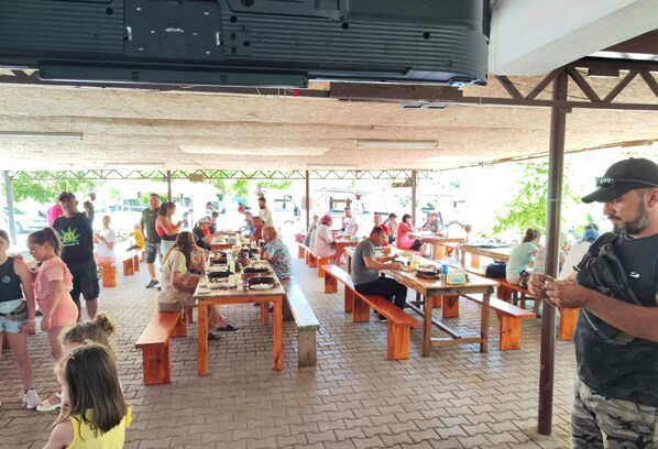 Food court
