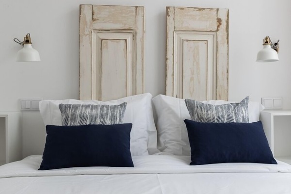 Sistema de insonorización, tabla de planchar con plancha y wifi gratis