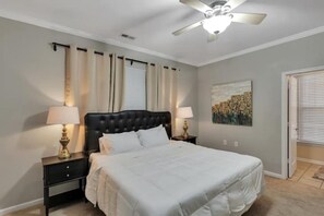 3 bedrooms, WiFi - Ballantyne Cozy Home KING BED* (Charlotte)
