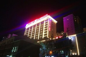 Unclassified image, 4 of 194, button - Nujiang East Wenhao hotel (Lushui)
