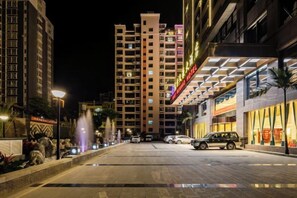 Unclassified image, 4 of 194, button - Nujiang East Wenhao hotel (Lushui)