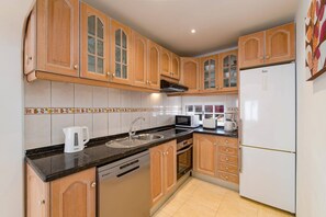 Mikrobølgeovn, oppvaskmaskin og kaffetrakter/tekoker