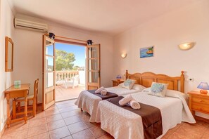 4 chambres, fer et planche à repasser, Wi-Fi gratuit, draps fournis