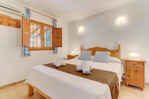 3 bedrooms, iron/ironing board, free WiFi, bed sheets - Villa Trampsana by Villa Plus (Mallorca)