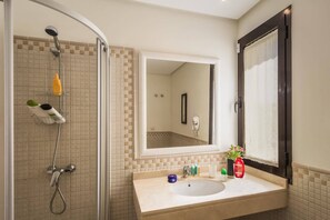 Hair dryer, towels