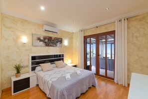 3 bedrooms, iron/ironing board, free WiFi, bed sheets