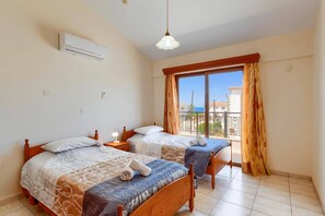 4 bedrooms, WiFi, bed sheets - Villa Angela Coral by Villa Plus (Peyia)