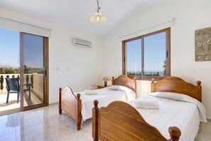 4 dormitorios, tabla de planchar con plancha, wifi gratis y ropa de cama