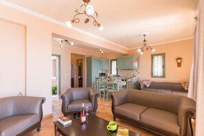 Smart TV, ping pong - Villa Andrea by Villa Plus (Ionian Islands)