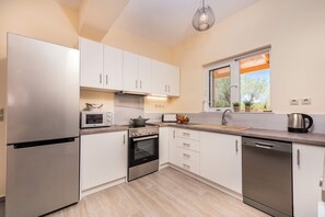 Microwave, dishwasher, coffee/tea maker