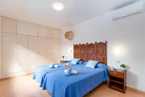 3 bedrooms, WiFi, bed sheets