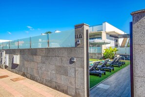 المنطقة المحيطة بالمنشأة