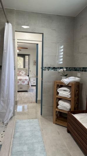 5 habitaciones, escritorio, cuna de viaje y wifi gratis 