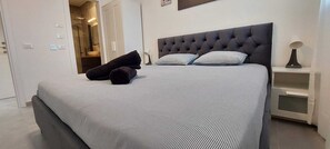 2 bedrooms, iron/ironing board, travel cot, WiFi