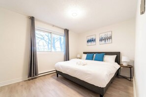 3 habitaciones, escritorio, tabla de planchar con plancha y wifi gratis