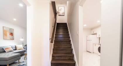 Stylish 3BR Home- 3 mins to Universities-King Bed