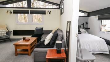 3 dormitorios, decoración individual, mobiliario individual