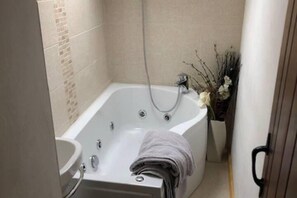 Vòi sen/bồn tắm kết hợp, bồn tắm ngâm, đồ dùng nhà tắm miễn phí 