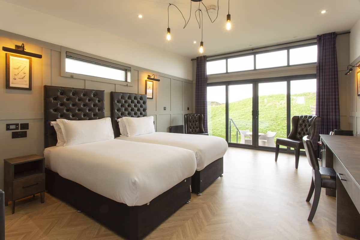Links Double Room | Laptop workspace, WiFi (free), bed sheets
