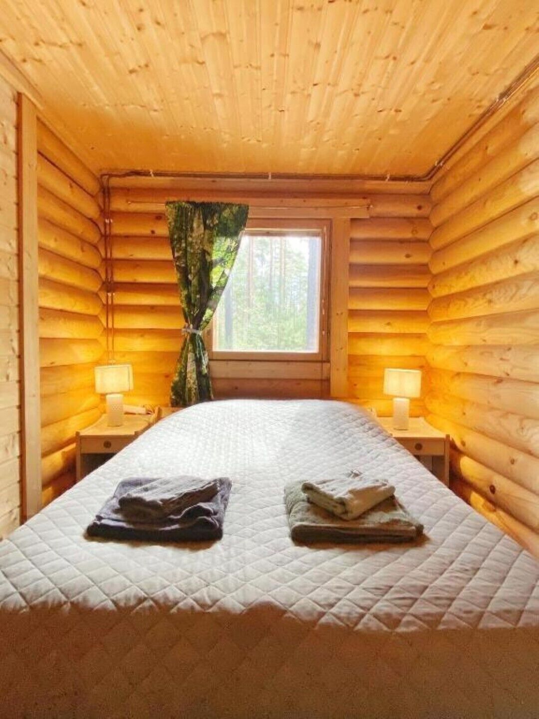 2 bedrooms, desk, free WiFi, bed sheets