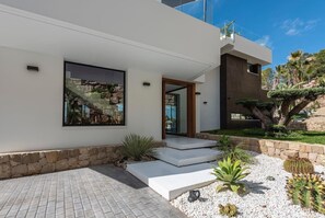 Exterior detail - Graham Holiday Rentals - Icon (Benissa)