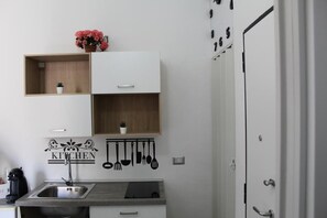 Desk, iron/ironing board, free WiFi - Newhouse Crispi 78 (Bari)