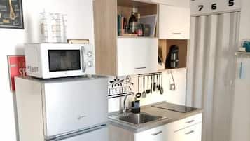 Apartment | Desk, iron/ironing board, free WiFi