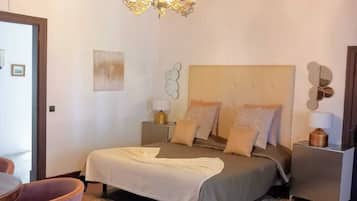 Quarto casal standard | Wi-Fi de cortesia, roupa de cama