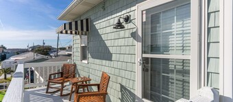 Hanby Hideaway~ Cottages @ Kure ~ Beach, Fishing, Pool, Walk to Pier