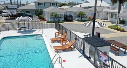 Kure Cabana~Cottages @ Kure~ Beach, Fishing, Pool, Walk to Pier, Parking