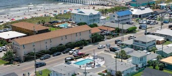 Kure Cabana~Cottages @ Kure~ Beach, Fishing, Pool, Walk to Pier, Parking