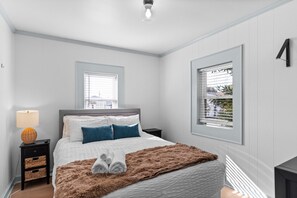 2 chambres, fer et planche à repasser, Wi-Fi, draps fournis