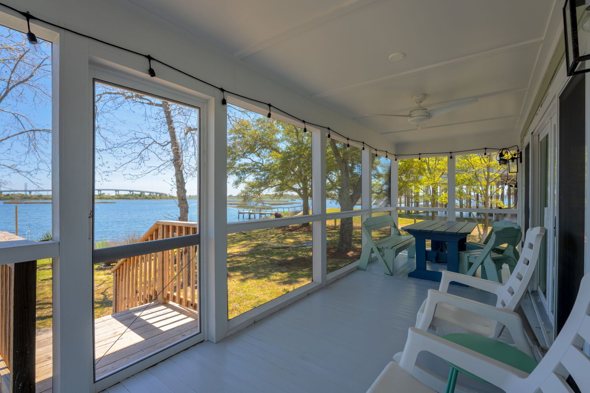 屋外ダイニングエリア